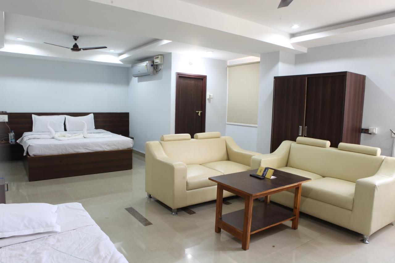 Nova Pride Hotel Hyderabad Eksteriør billede