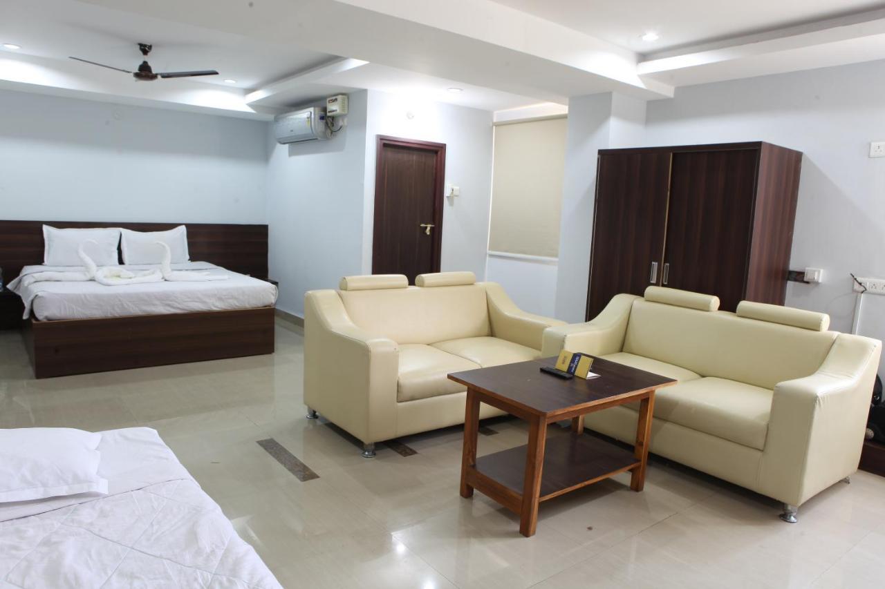 Nova Pride Hotel Hyderabad Eksteriør billede