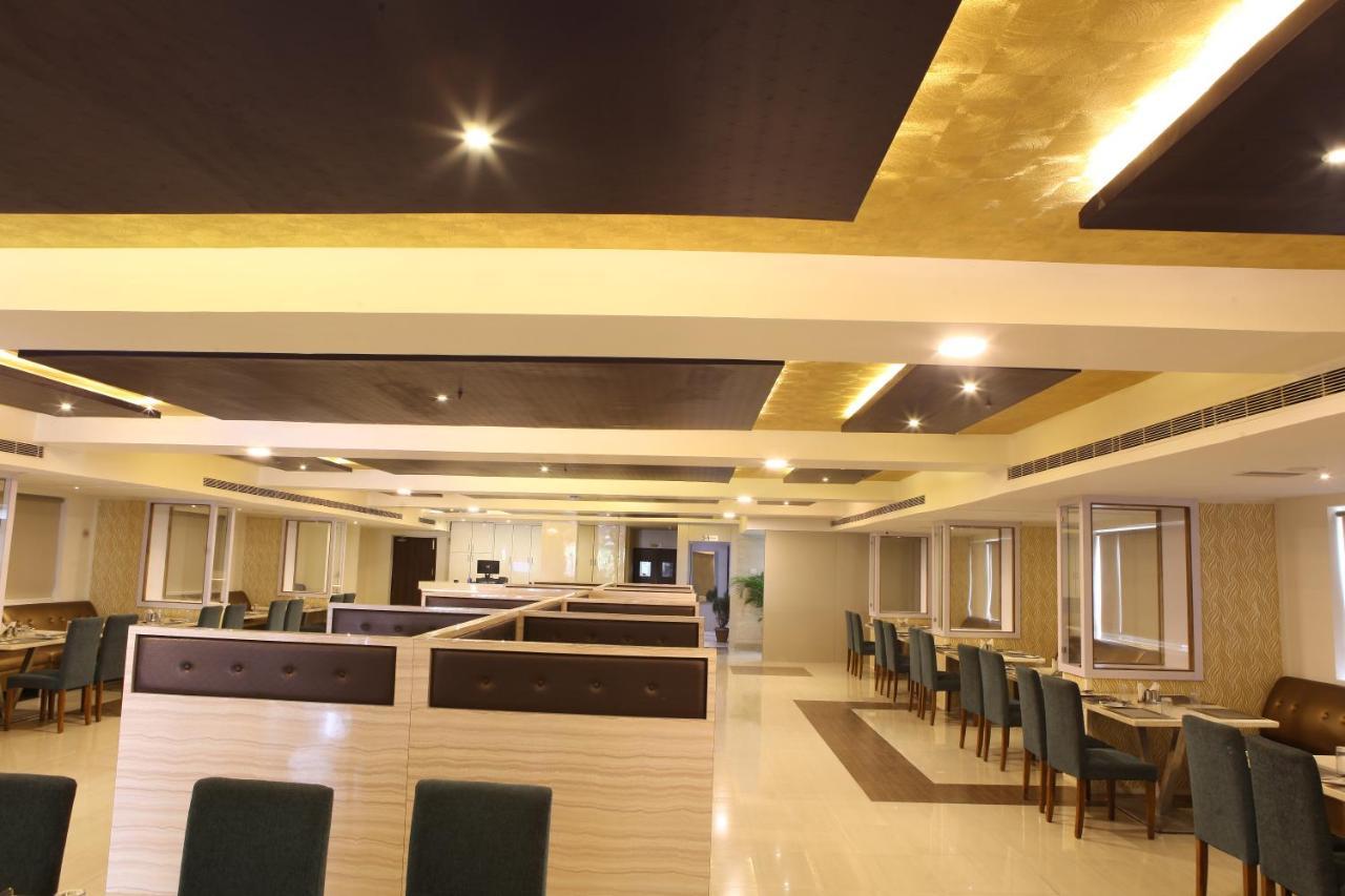 Nova Pride Hotel Hyderabad Eksteriør billede